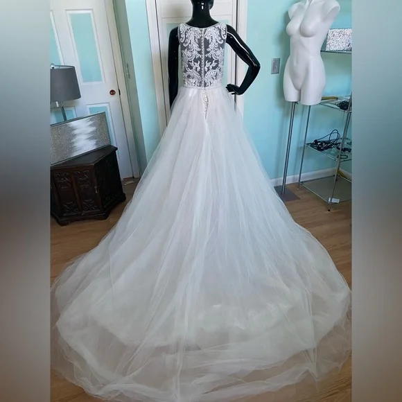Size 12 Nude Ivory Champagne Wedding Gown Bridal Dress removable overskirt NWT